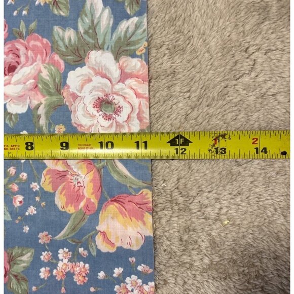 Floral Pattern Fabric Material Pink Roses On Blue Background 11" X 15" - Picture 3 of 7